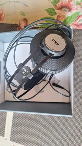 Fone de ouvido AKG K72 novinho na caixa