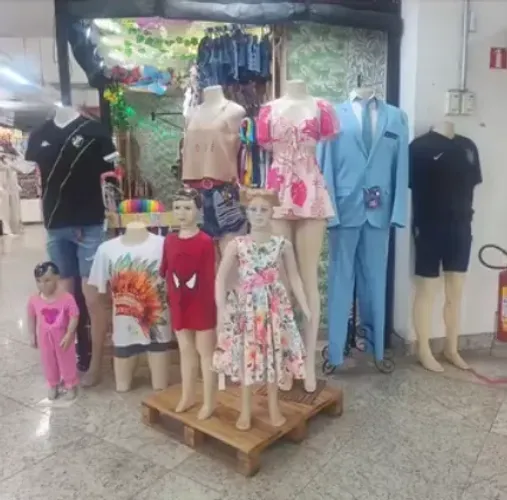 VENDE-SE ROUPAS E ACESSÓRIOS