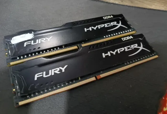 2 Memorias DDR4 HyperX Fury  2x 4gb 2400mhz 