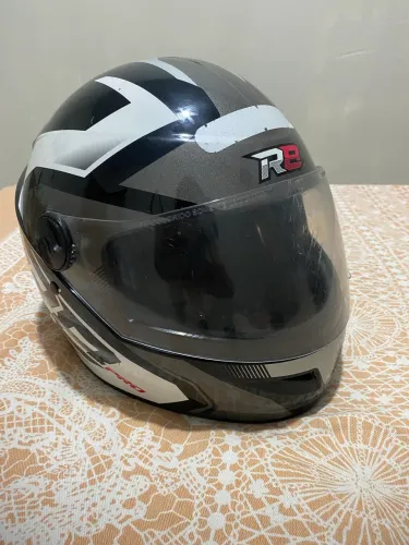 Capacete R8 pro