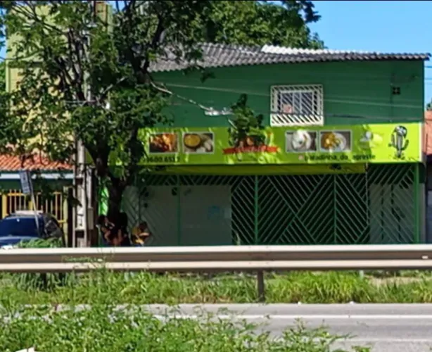 Ponto Comercial com uma quitinete em cima,todo gradeado com portão altomático,vaga 2 carro