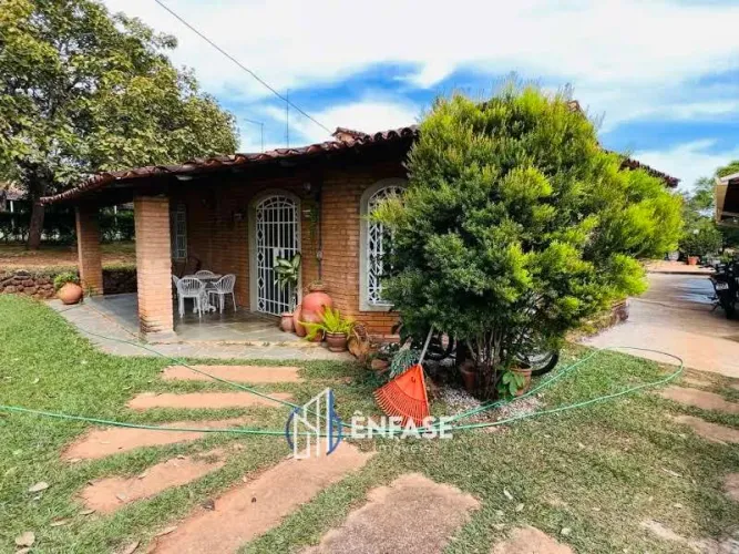 Casa com 05 quartos sendo 01 suíte no Condomínio Fazenda do Solar