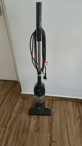 Aspirador vertical ELECTROLUX 