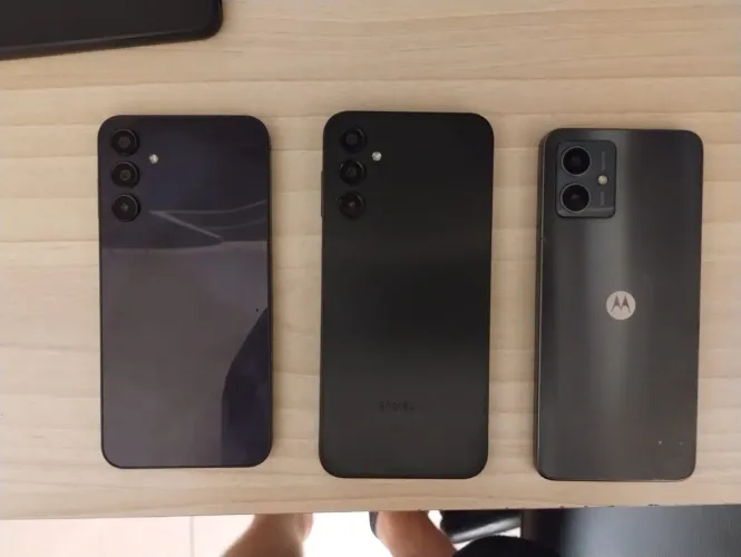 Troco 3 celulares em um mais top