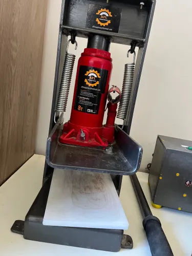 Máquina manual para fabricação de chinelo
