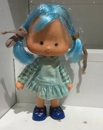 Boneca moranguinho anos 80