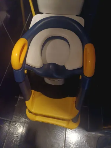 Assento inferior para vaso sanitário