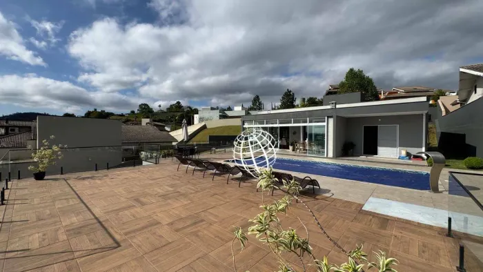 Casa com 3 dormitórios à venda, 360 m² por R$ 2.350.000,00 - Condomínio Serra da Estrela -