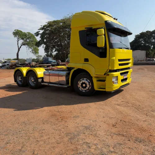 Caminhão Iveco stralis 460 2012