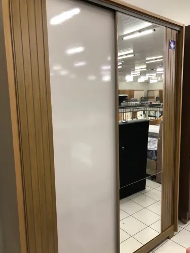 Guarda roupa com espelho NOVO