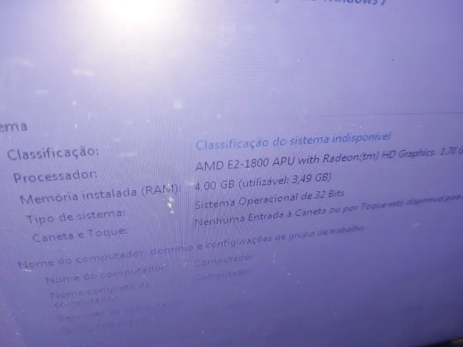 Notebook Sony vaio funcionando perfeitamente, ligado no monitor de 20 polegadas