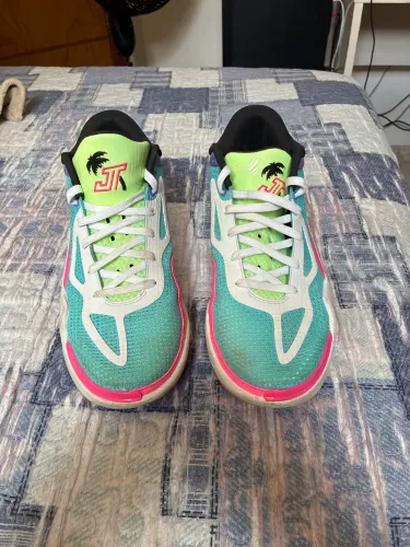 Tenis tatum 1 nike jordan tam 44