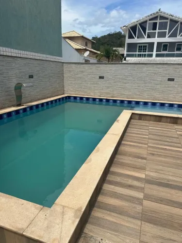 Casarão com 5 quartos e piscina no condomínio Reserva do Sahy