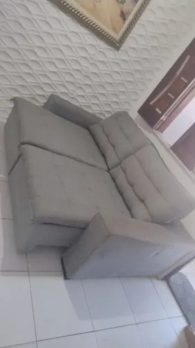 Sofá retrátil cinza