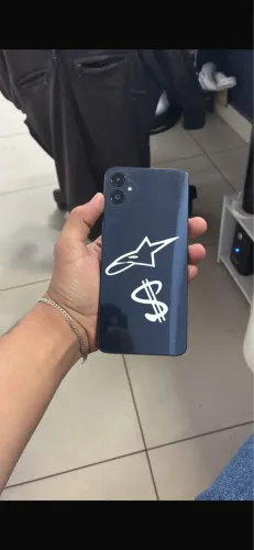 Vende-se celular