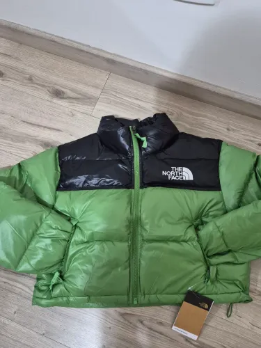 Bobojaco crooped The North Face