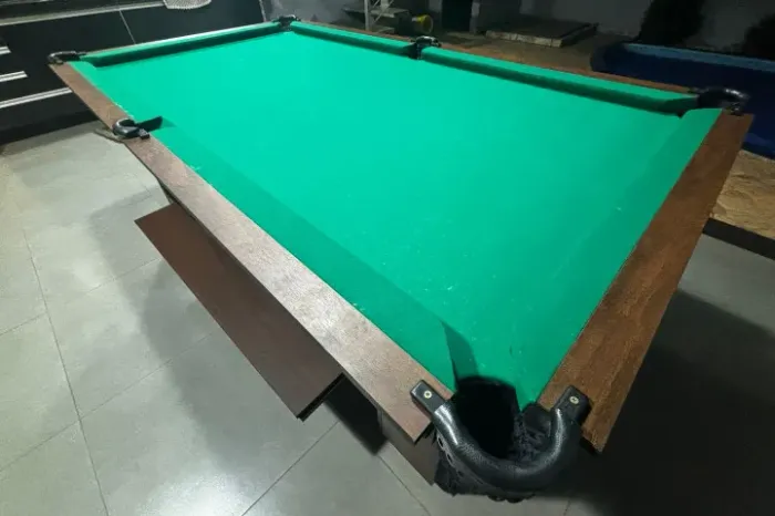 Mesa de sinuca (bilhar) e jantar com tampo em MDF