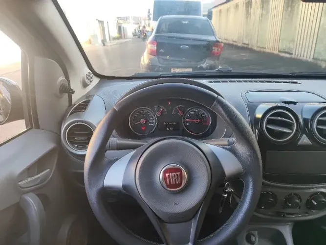 Fiat Palio Attractive 1.0 EVO Fire Flex 8V 5P 2013