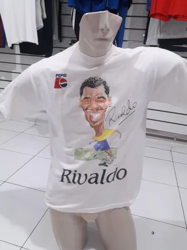RARA CAMISA PEPSI TEAM CARICATURA RIVALDO ANOS 90