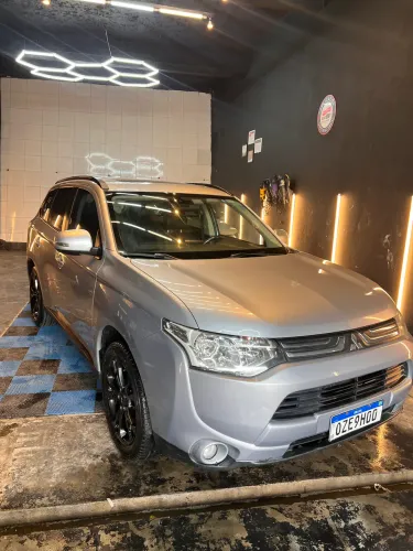 Mitsubishi Outlander 2.0 16V 160cv Aut. 2014