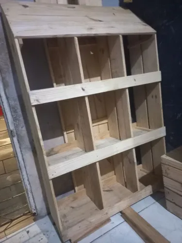 Ninho pra galinhas e casinha pra cachorros e gatos feito com paletes