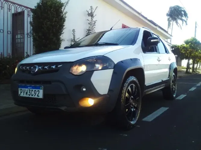 Fiat Palio Weekend Adventure Locker 1.8 Flex 2017