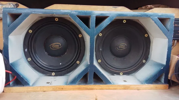 Vendo alto falante de 8 polegadas 400rms coma caixa