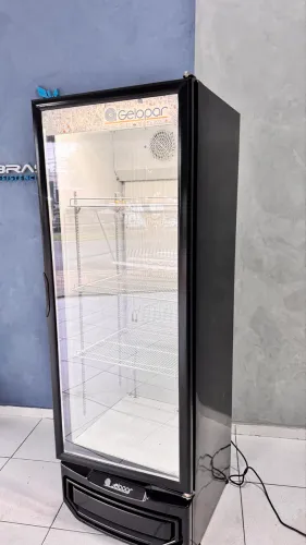 Expositor Gelopar Semi Novo 414L funcionando perfeitamente. Garantia de 8 mês