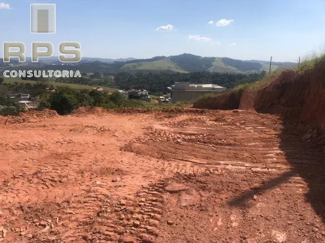 Terreno de 360m² no Condominio Alto da Floresta em Bom Jesus dos Perdões! Com terraplanage