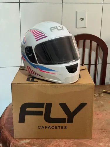 Vende-se Capacete F-9 HG Delta.
