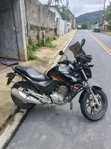 Honda CB Twister 250/2018 - 15.500 em excelente estado