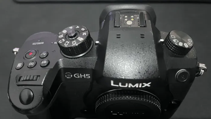 Câmera Panasonic Lumix GH5 