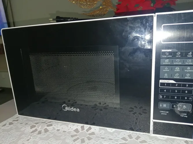 Microondas Midea 20 litros sem prato