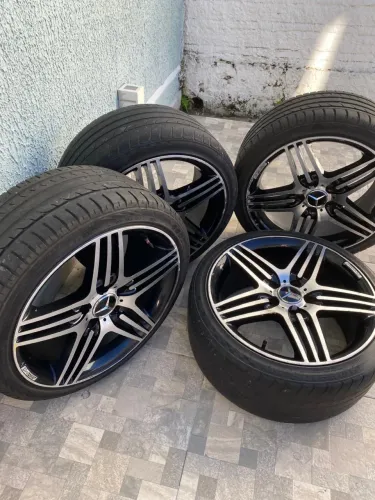 Rodas de Mercedes AMG aro18 com pneus 
