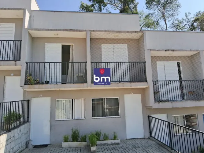 Casa de Condomínio à Venda | 50m² em Cotia  Recém-reformada!