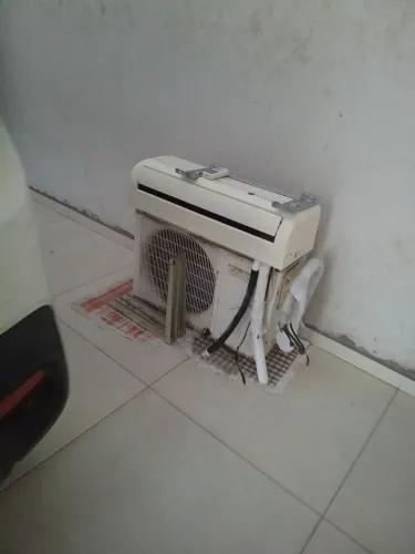 AR CONDICIONADO 9 BTUS SPLIT MATERIAL COMOLETO COM MAO FRANCESA PRECO NEGOCIÁVEL 