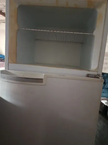 Geladeira com defeito
