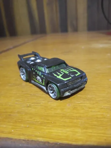 Carrinho Hotwheels acceleracers Bassline racing drones usado