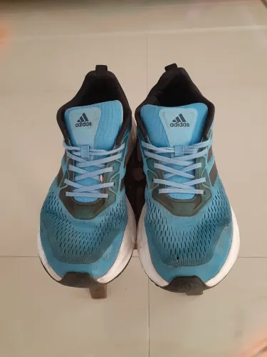 Tênis Adidas