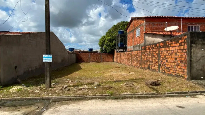 Vendo um terreno 9,50 × 25m de fundo  zap *