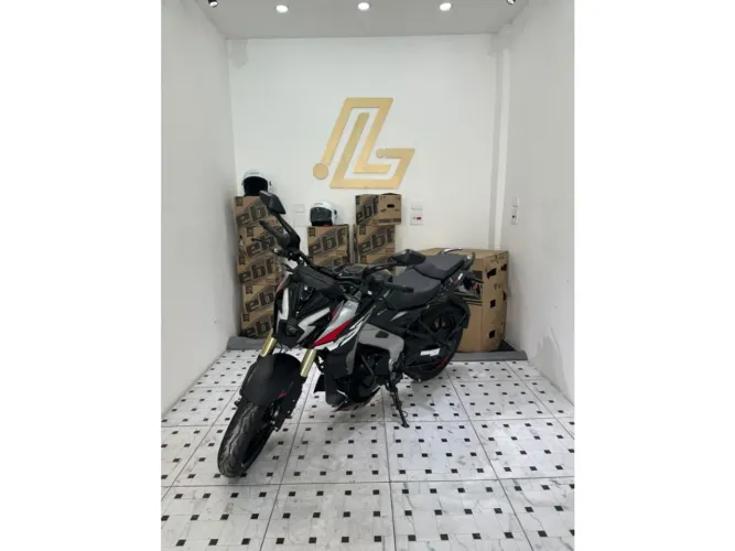 Bajaj Dominar ns400z 2026