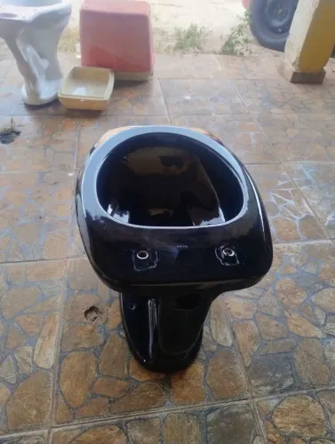 Vaso sanitário preto