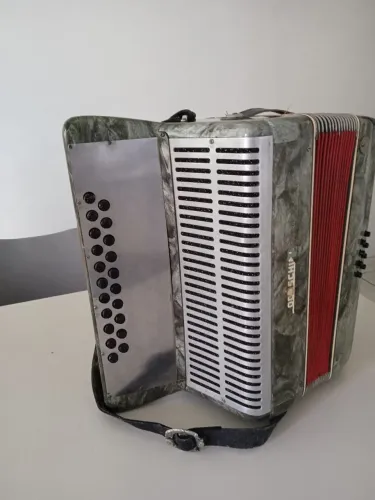Acordeon Todeschini 8 baixos antiga afinadinha