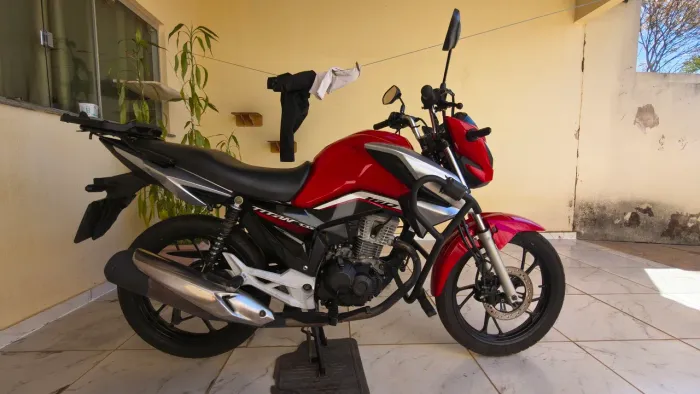 CG Titan 160 Vermelha
