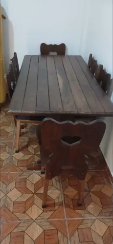 Mesa e cadeiras