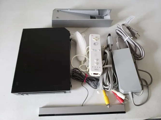 nintendo wii preto bloqueado e nintendo wii branco desbloqueado
