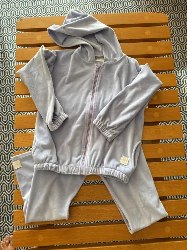 Conjunto Plush Bugbee 8 anos