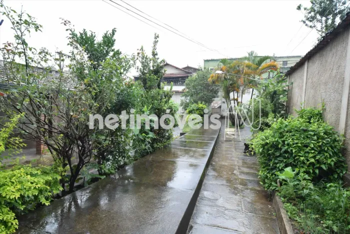 Casas à venda em lote de 420 m²; no Santa Efigênia