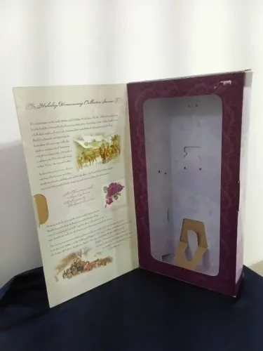 Caixa vazia da boneca Barbie Holiday Traditions Hallmark