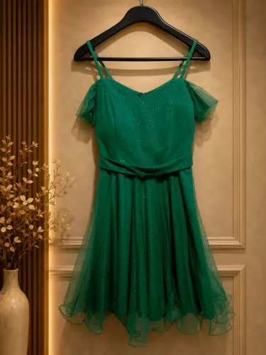 Vestido Verde Elegante com Brilho - Perfeito para Festas e Eventos
